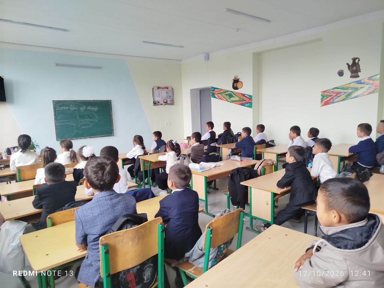2-b sinfda ʼʼIlm aql chirogʼi mavzusida davra suhbati oʻtkazildi