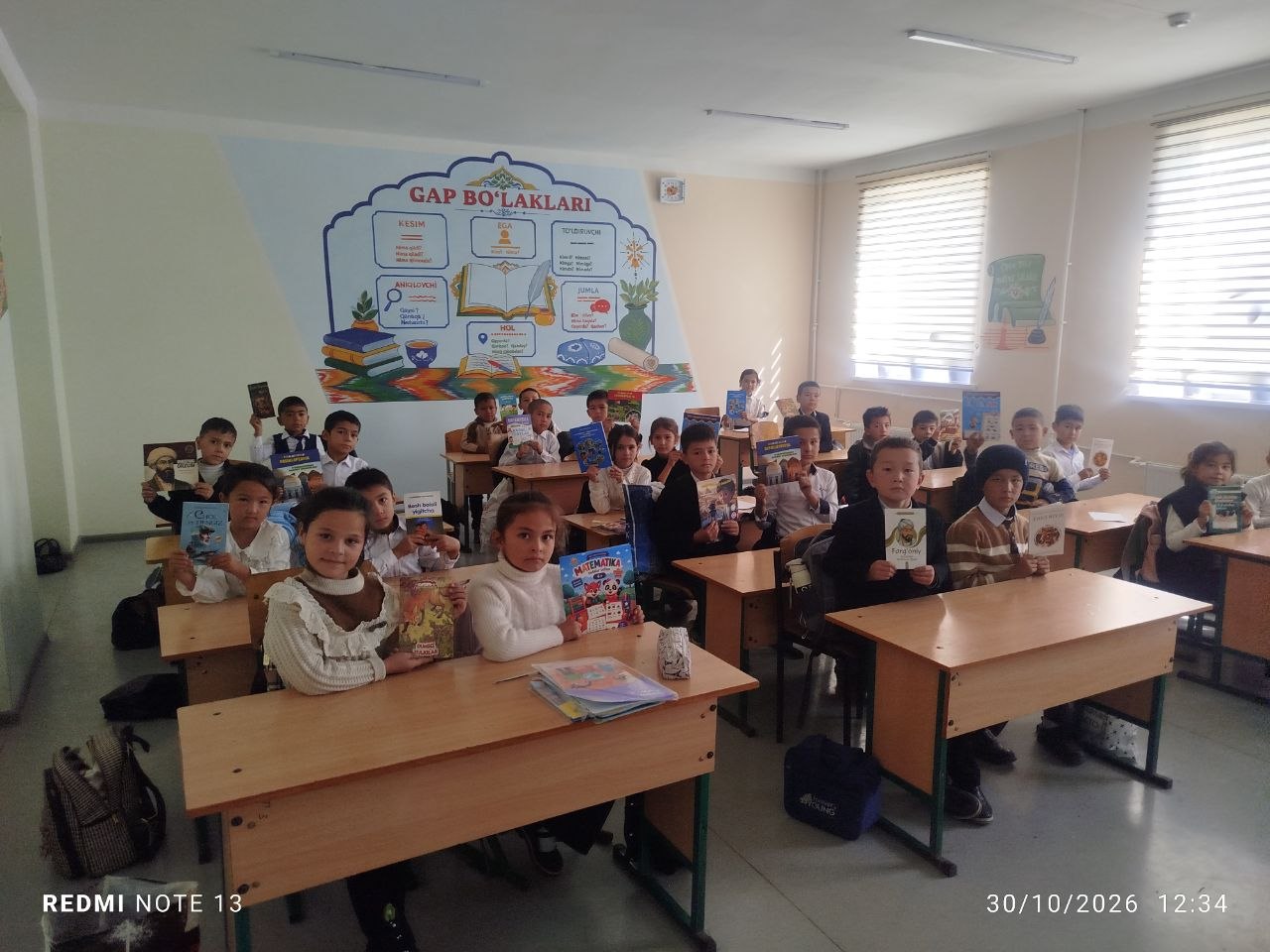 2- b sinf oʻquvchilari Kitob yarmarkasida faol ishtirok etishdi